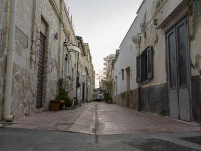 Il breve e antico Vico Cettigne